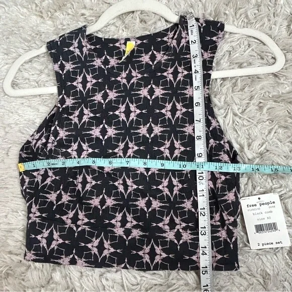 Free PeopleBack Cutout Crop Top NWT - Picture 9 of 9